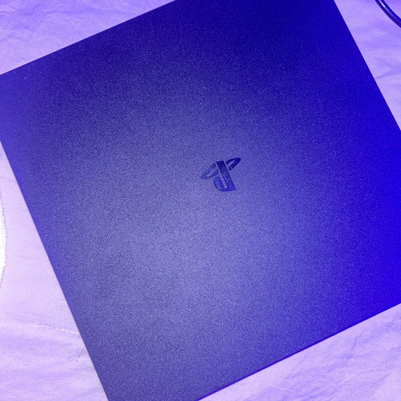 PS4 +controller+controller charger - Picture 3 of 3